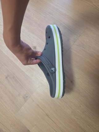 Zuecos Crocs Grises