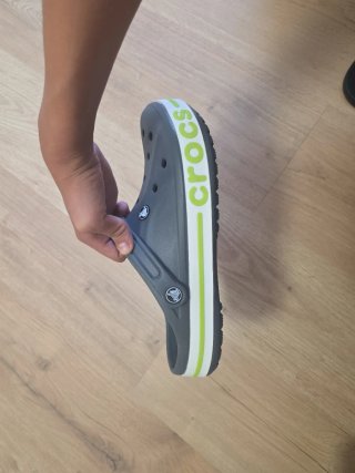 Zuecos Crocs Grises