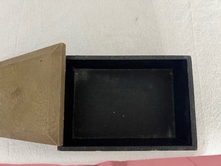 Baúl joyero de papel y madera