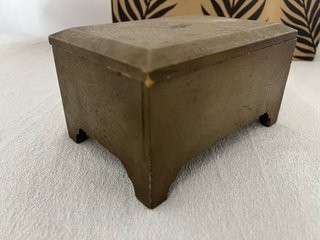 Baúl joyero de papel y madera