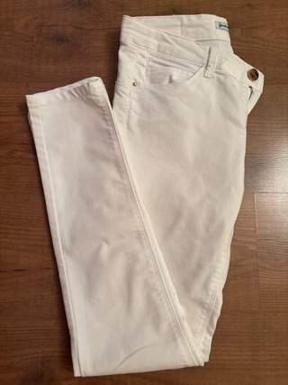 Pantalón pitillo Stradivarius blanco licra push up