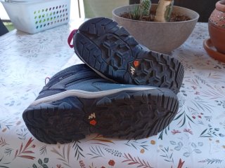 Botas montaña Quechua Crossrock waterproof 34-35