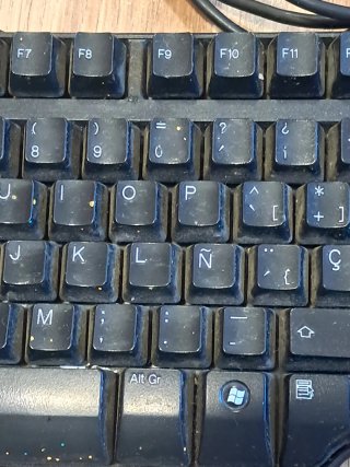 Teclado Dell Negro USB Le falta una tecla y pata