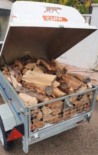 Leña para chimenea o barbacoa