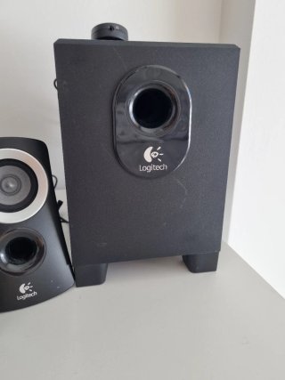 Altavoces 2.1 Logitech Z313 con Subwoofer