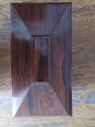 Caja de té antigua de madera