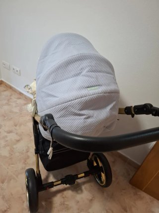 Carro y silleta de bebé azul y beig