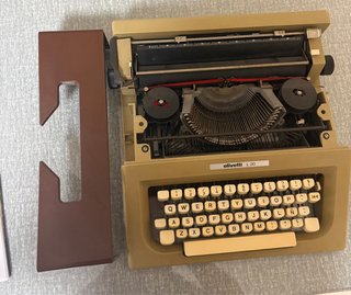Máquina de escribir Olivetti L 20