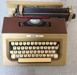 Máquina de escribir Olivetti L 20