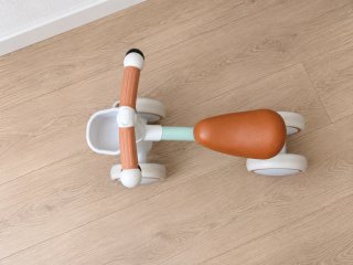 Correpasillos UMATOLL 4 ruedas con cesta