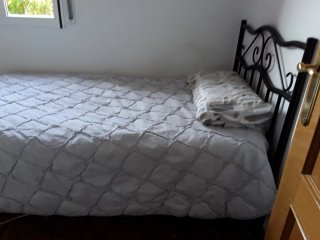 Se alquila  habitación  a chicas para persona sola