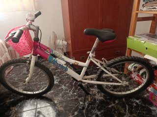 Bicicleta infantil Trotter rosa y blanca