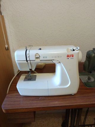 Máquina de coser Alfa 639