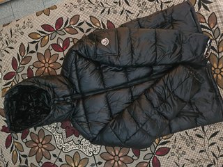 Moncler Piumino Nero con Cappuccio