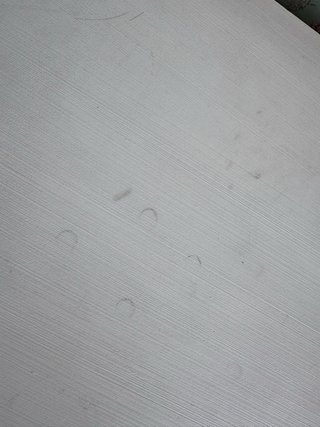 Baúl de madera blanco con corazón
