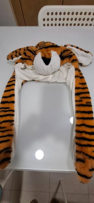 Gorro de peluche de tigre con orejas