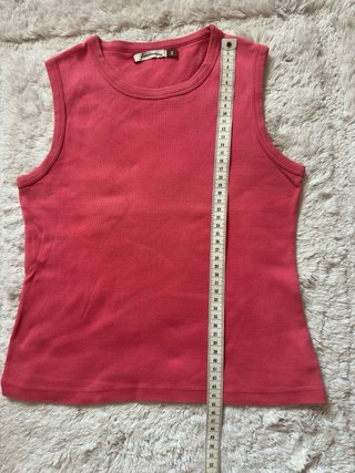 Camiseta Deportiva Mito y Stradivarius roja fucsia