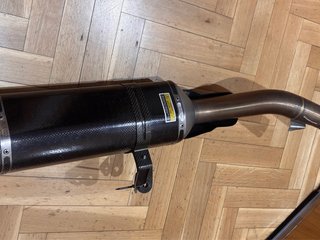 Escape Akrapovic montado en Kawasaki Z900