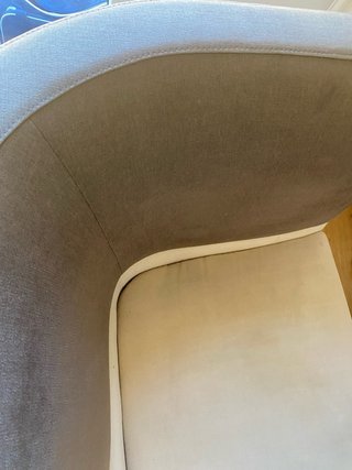 Sillónes modernos beige y marrón. Son 2