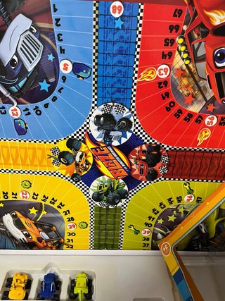 Juego de coches Blaze y el Monster Machine