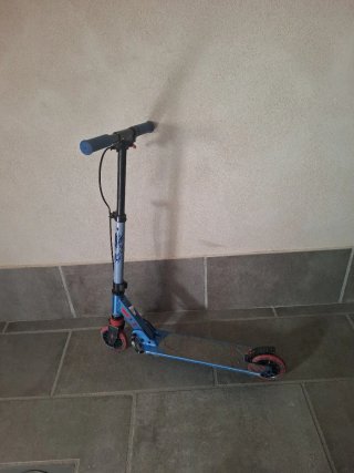 Patinete infantil azul