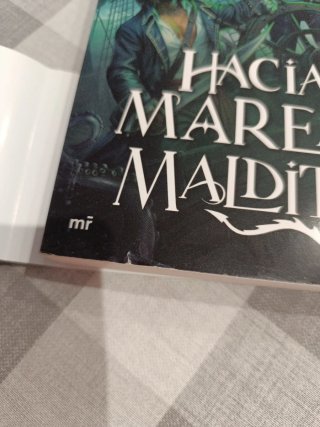 Hacia mareas malditas