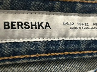 Jeans vita alta a zampa