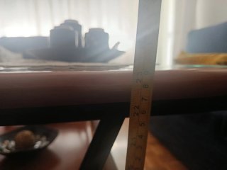 Mesa de salón de madera y cristal