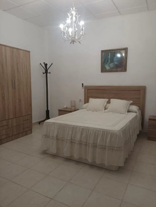 Ocasión.Se alquila casa para larga duración.