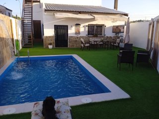 Ocasión.Se alquila casa para larga duración.