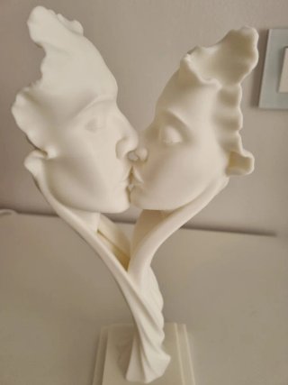 Escultura Beso Romántico Moderna 25cm