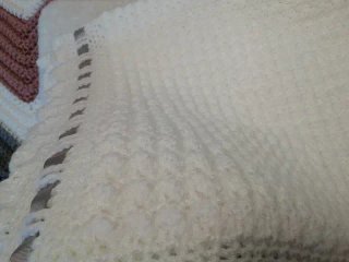 Toquilla tejida a mano para bebé 75x75