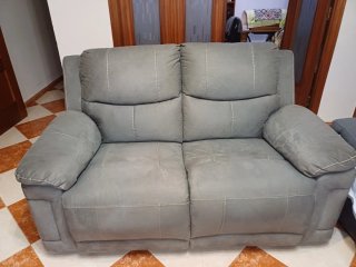 Sofá gris de tela