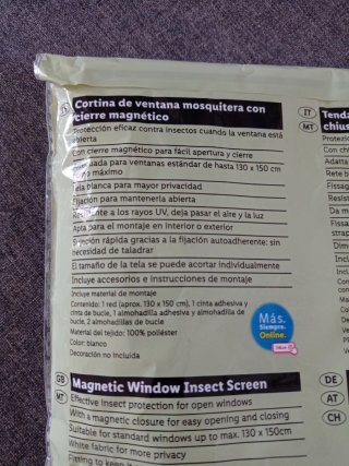 Mosquitera para ventana con cierre magnético