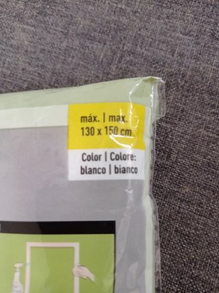 Mosquitera para ventana con cierre magnético