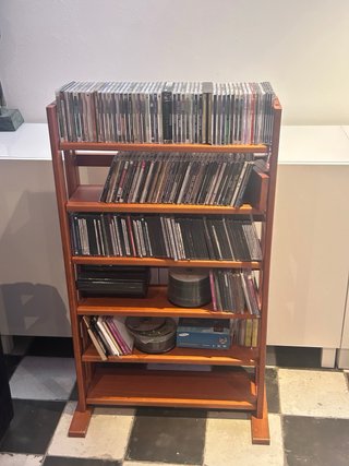 Mueble para CD de pie de madera maciza