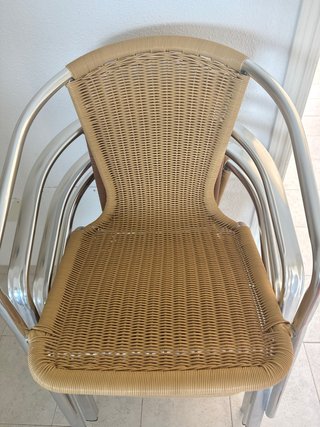 Mesa y 4 sillones exterior aluminio