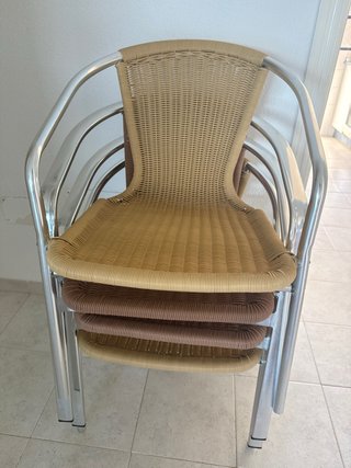 Mesa y 4 sillones exterior aluminio