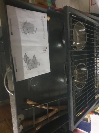 Jaula para loros con ruedas y zona de juego