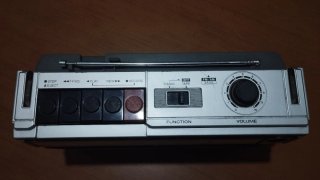 Radio Cassette Sanyo M2402-4F Plata