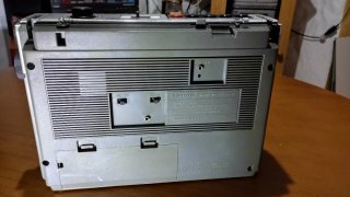 Radio Cassette Sanyo M2402-4F Plata