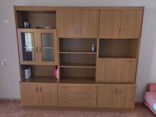 Mueble de comedor de madera