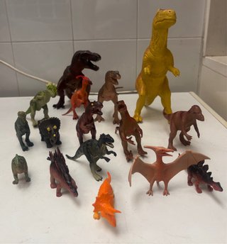 Lote de 16 dinosaurios de juguete
