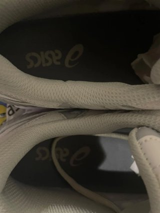 Zapatillas Asics Gris y Blanco