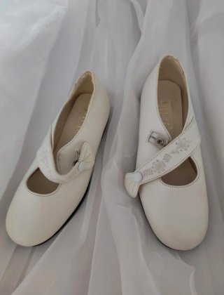 Traje de comunión blanco con zapatos
