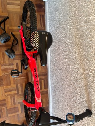 Bicicleta Infantil Monty Rosa con Ruedines