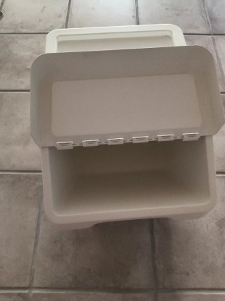 2 Cajas de plástico Ikea blanca (7 e.cada una)