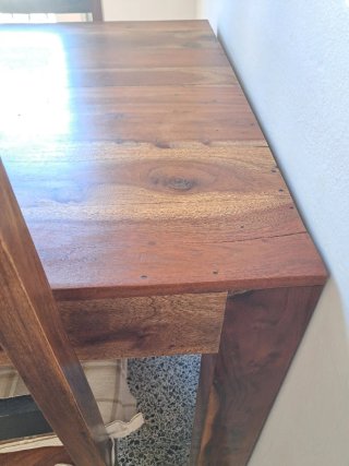 Mesa de comedor y 4 sillas de madera