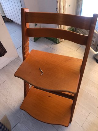 Trona Stokke madera