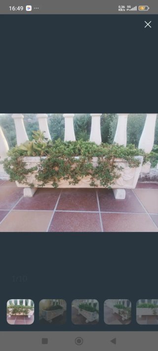 Jardineras de piedra con pie